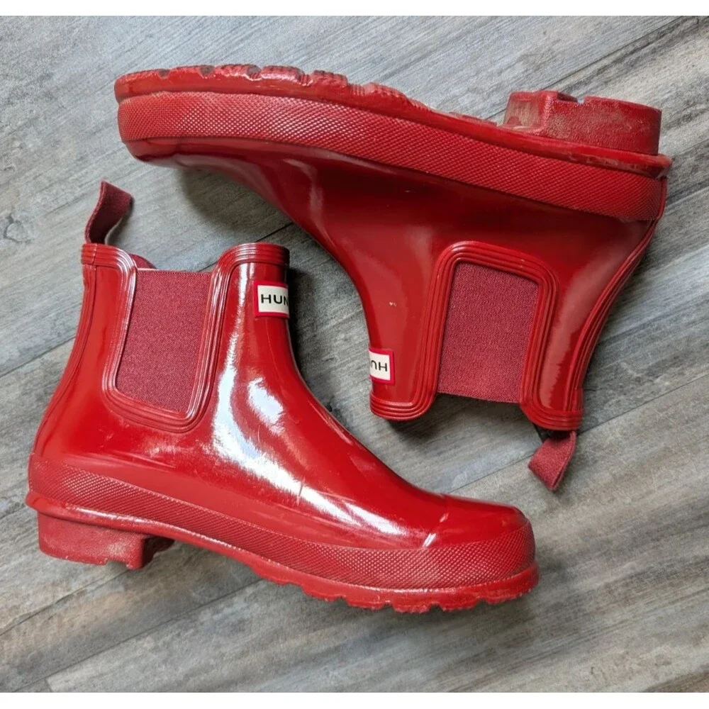 Hunter Original Chelsea Gloss Rain Boot, Military Red Women's Size 9 wfs1043RGL